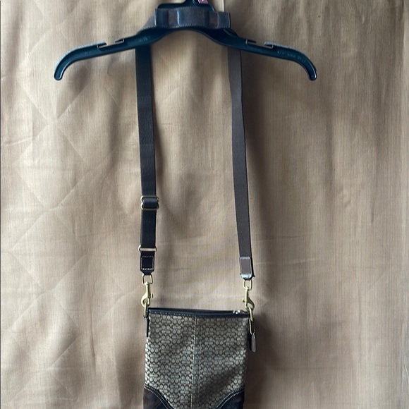 Vintage Coach Brown and Tan Crossbody - Picture 5 of 8